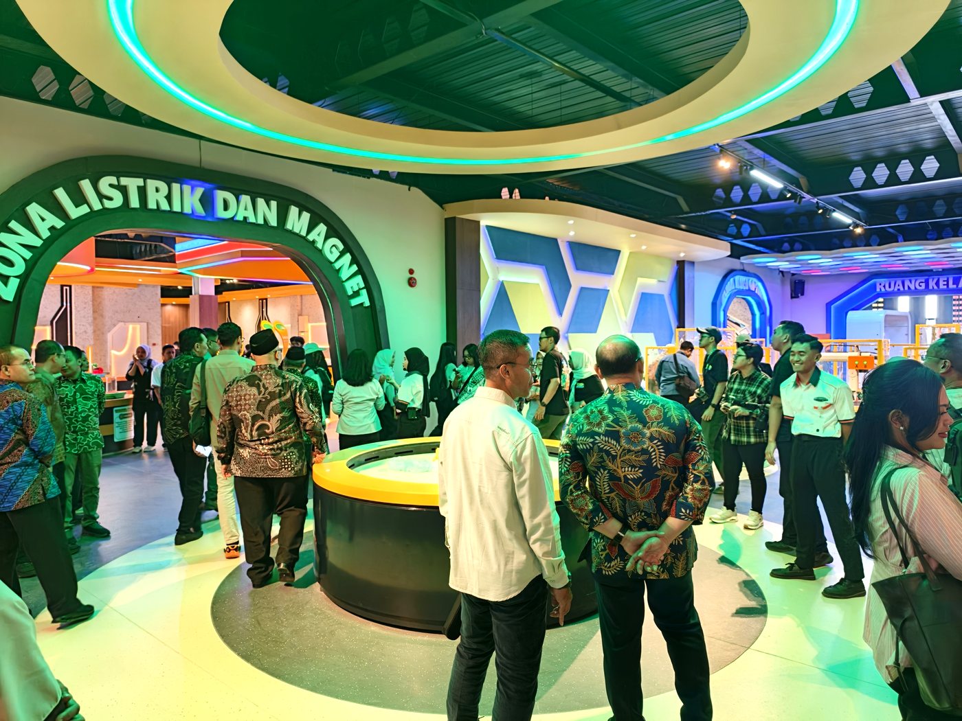 Electricity and magnetism zone at MMSC