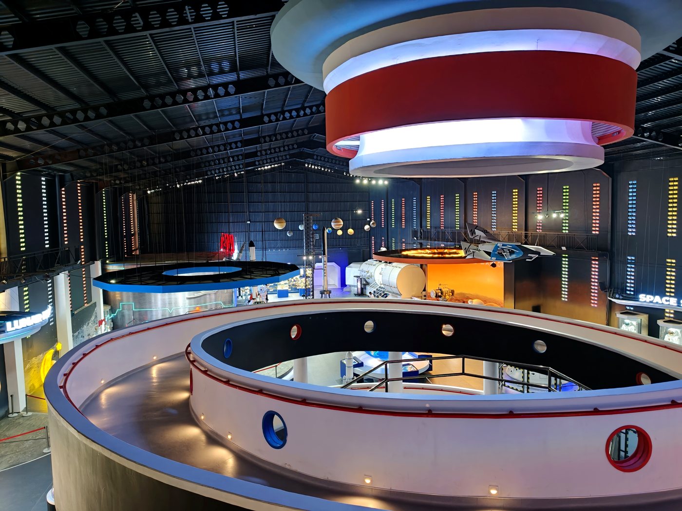 Circular multi-level installation in the atrium